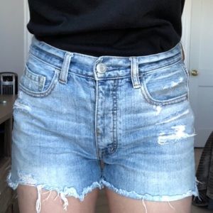 Summery Vintage-style 90s Denim Cut-Off Shorts